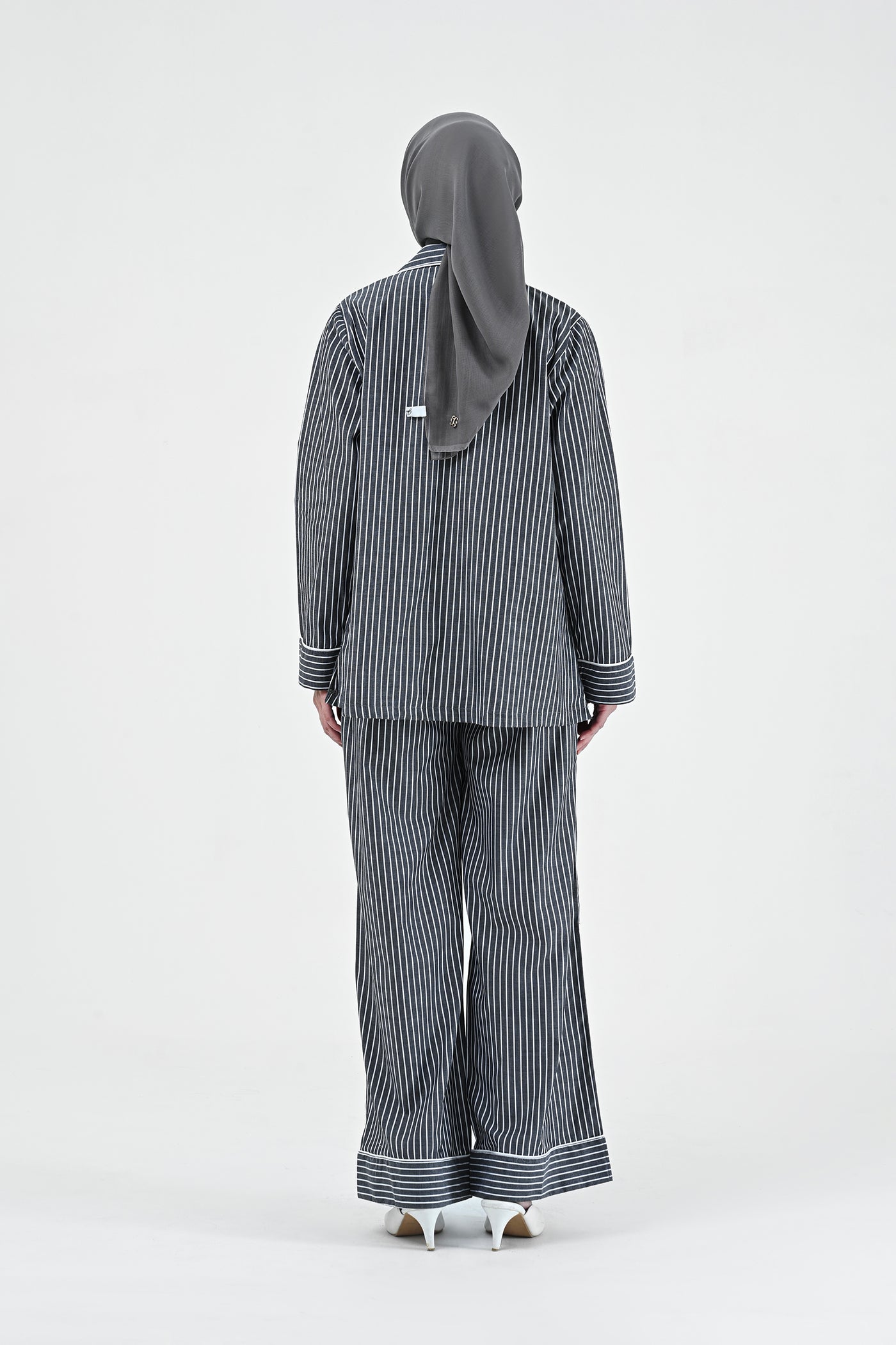 #color_darkgrey