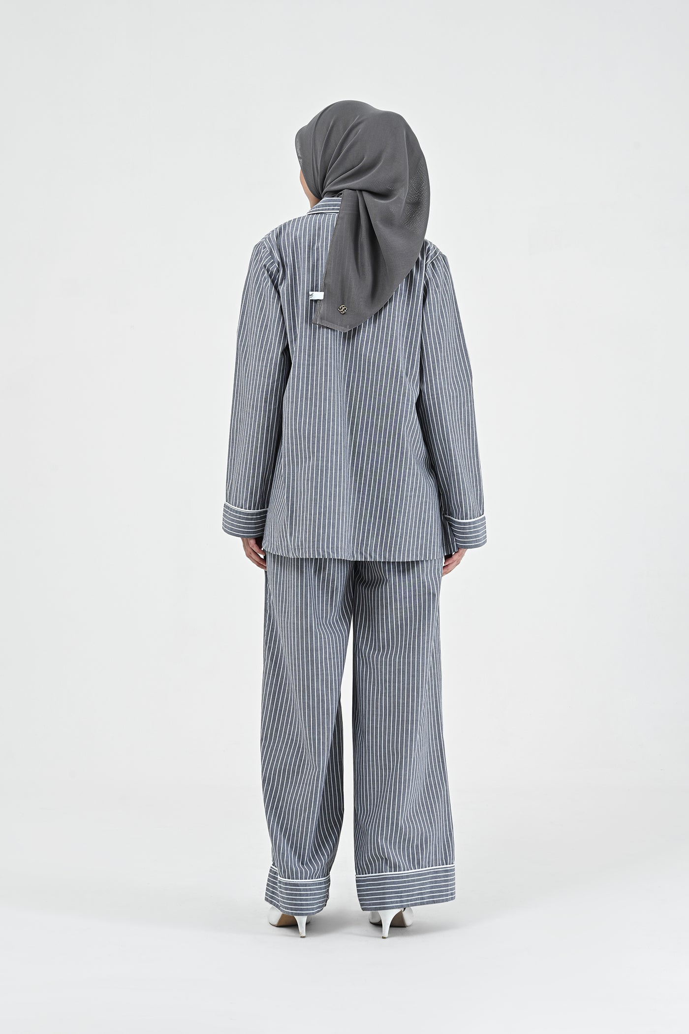 #color_grey