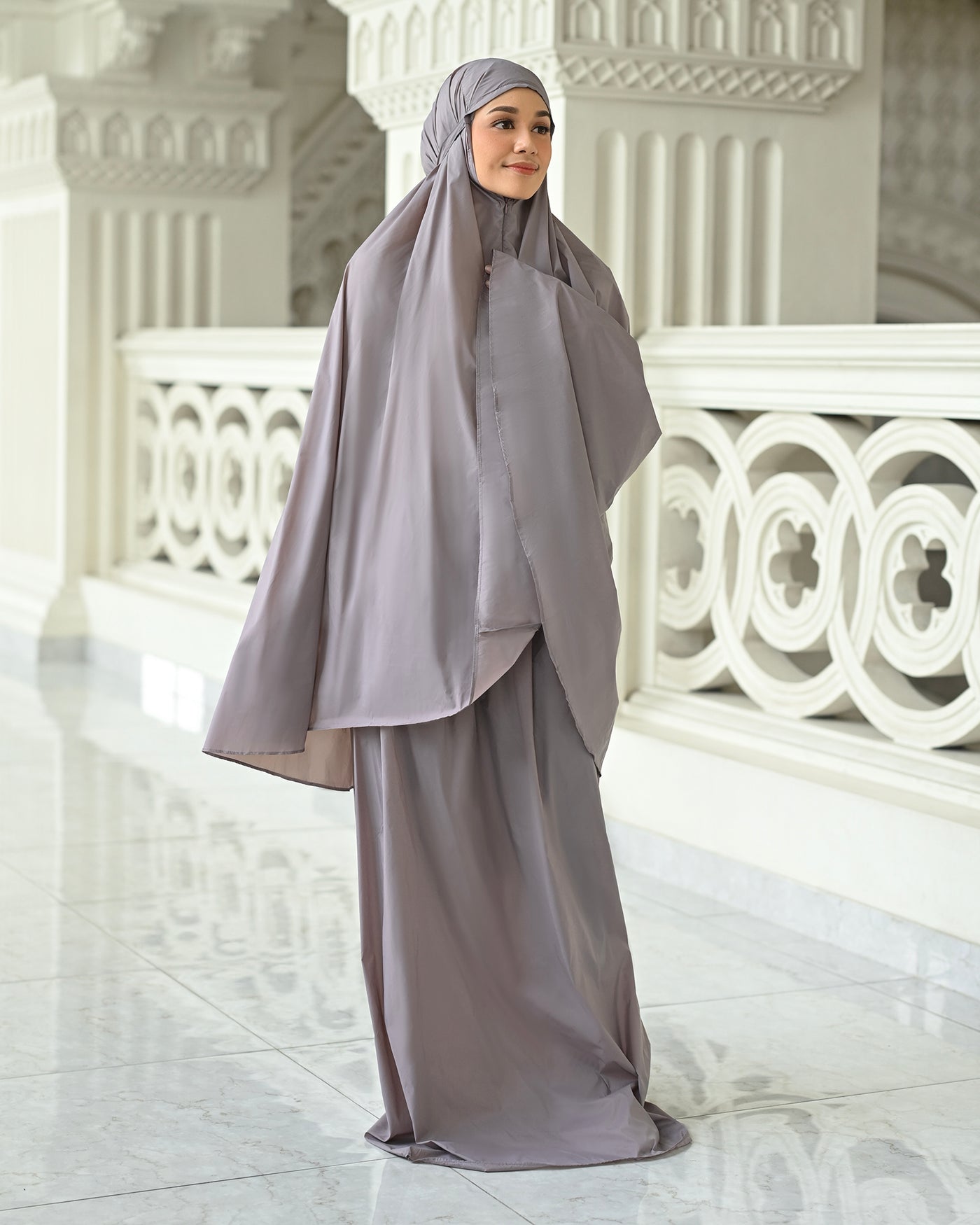 #color_taupe
